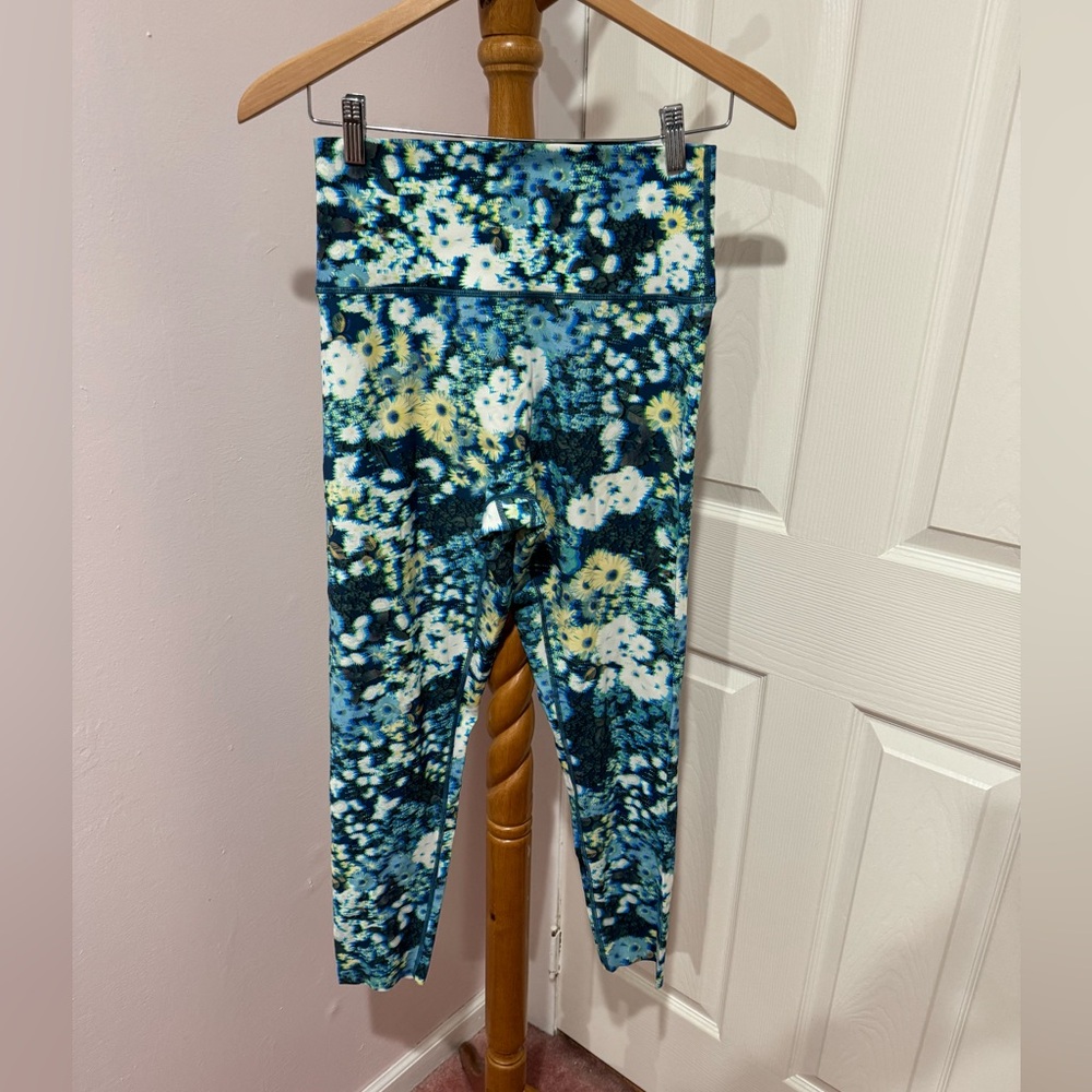 AE High waisted floral legging